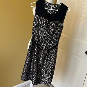 Santorelli made in Italy sleeveless dress sz 4 black gold silver belted